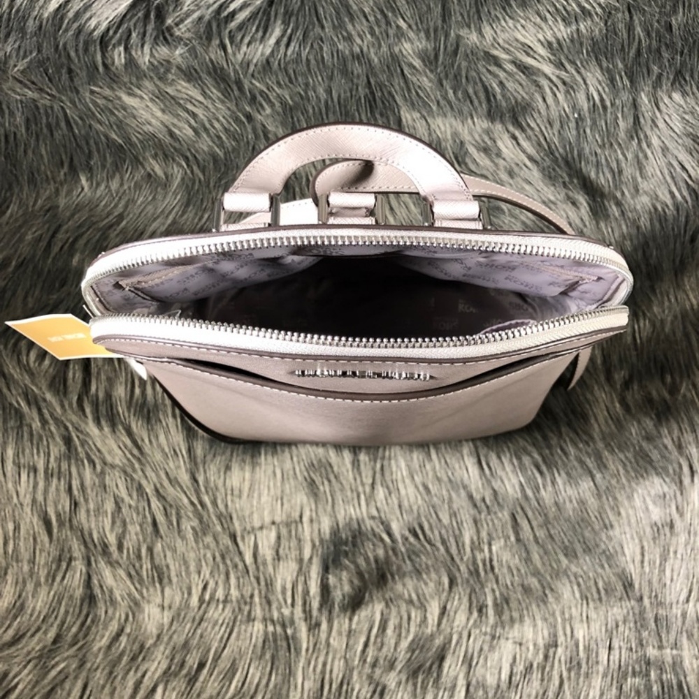 Micheal Kors Large Emmy Backpack - Picture 2 of 6